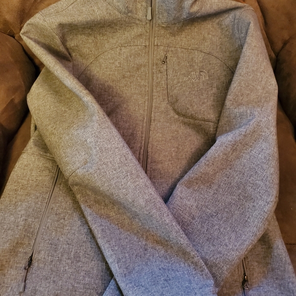 The North Face Apex Bionic Jacket - Size Medium - Picture 3 of 7